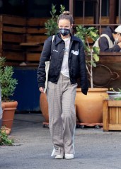 Los Feliz, CA  - *EXCLUSIVE* - Actress Olivia Wilde wears a Harry Styles "Love On Tour" jacket for a solo lunch at a restaurant in Los Feliz.Pictured: Olivia WildeBACKGRID USA 7 DECEMBER 2021USA: +1 310 798 9111 / usasales@backgrid.comUK: +44 208 344 2007 / uksales@backgrid.com*UK Clients - Pictures Containing Children
Please Pixelate Face Prior To Publication*