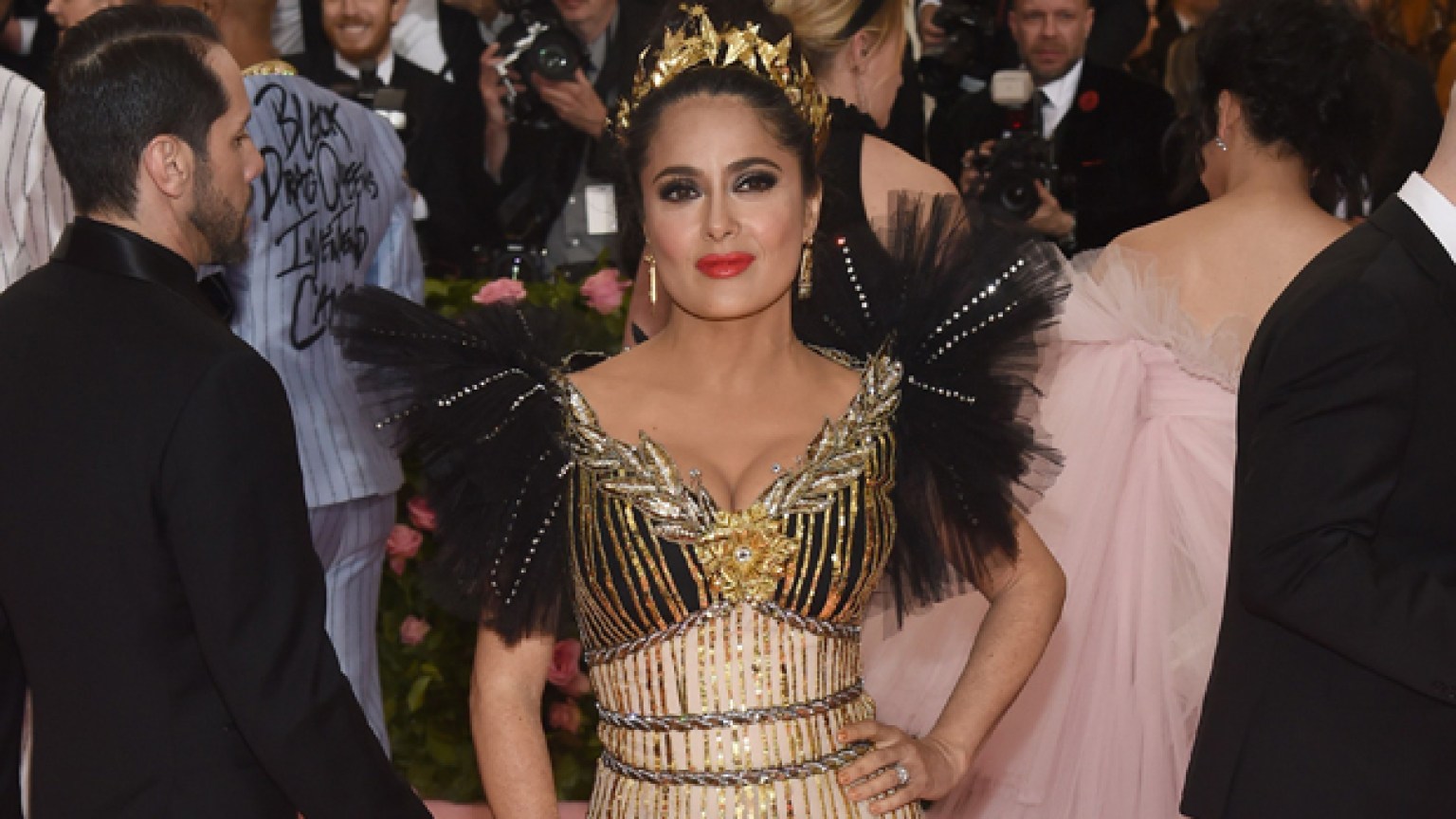 Salma Hayek’s Met Gala 2019 Dress Photos Of The Look Hollywood Life