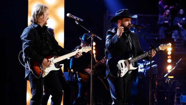 Travis Tritt On ‘The Voice’ Finale: Performs 3 Days After Car Crash ...