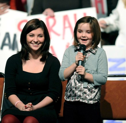 Republican Vice Presidential Hopeful Governor Sarah Palin's Daughters Willow Palin (l) and Piper Palin Greet Supporters at a Campaign Rally in Des Moines Iowa Usa 25 October 2008
Usa Elections Palin - Oct 2008