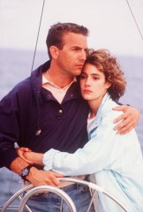 Editorial use only. No book cover usage.
Mandatory Credit: Photo by S Karin Epstein/Orion/Kobal/Shutterstock (5882734k)
Kevin Costner, Sean Young
No Way Out - 1987
Director: Roger Donaldson
Orion
USA
Scene Still
Sens unique