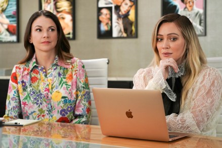 Pictured:  Sutton Foster as Liza and Hilary Duff as Kelsey of the series YOUNGER. Photo Cr: Nicole Rivelli/2021 ViacomCBS, Inc. All Rights Reserved.