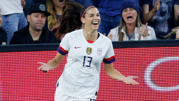 Alex Morgan Usa Women S Soccer Team Star 5 Things To Know About Her Hollywood Life