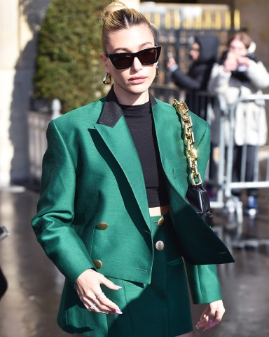 Hailey Bieber is seen leaving the Crillon hotel in Paris for a shopping trip

Pictured: Hailey Bieber,Hailey Baldwin
Ref: SPL5151899 260220 NON-EXCLUSIVE
Picture by: New Media Images / SplashNews.com

Splash News and Pictures
USA: +1 310-525-5808
London: +44 (0)20 8126 1009
Berlin: +49 175 3764 166
photodesk@splashnews.com

World Rights