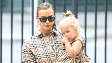 Irina Shayk & Daughter In Burberry: Mommy & Me Matching Outfits – Hollywood  Life