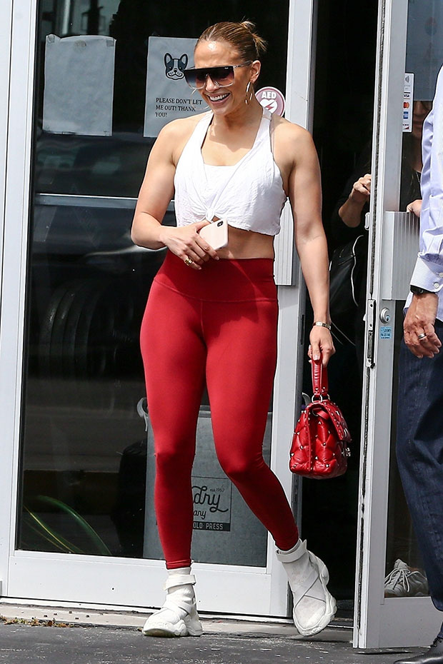 Celebrities Wearing Workout Clothes See Their Gym Outfits Hollywood Life 