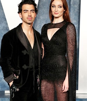 Sophie Turner and Joe Jonas Show PDA at Screen Actors Guild