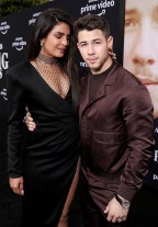  'Chasing Happiness' filmpremiär, ankomster, Regency Bruin Theatre, Los Angeles, USA-03 Jun 2019