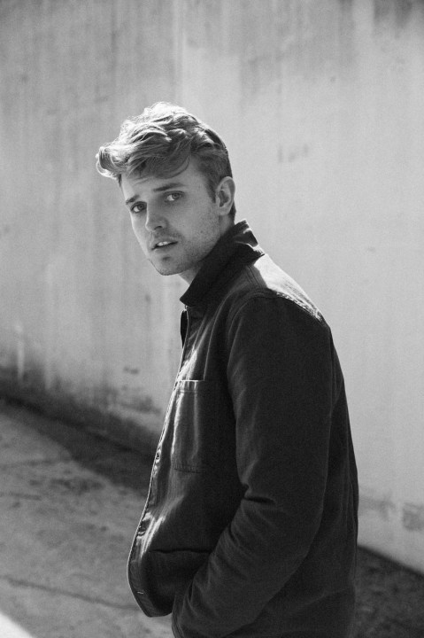 Sandro Cavazza: Pics Of The Singer – Hollywood Life