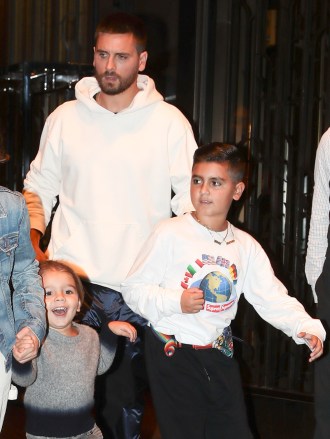 Scott Disick was seen leaving his hotel with his children Mason, Penelope and Reign in New York, NY.  Image: Reign Disick, Scott Disick, Mason DisickRef: SPL5028851 280918 NON-EXCLUSIVEPicture by: SplashNews.comSplash News and PicturesLos Angeles -821-2666New York: 212-619-2666London: 0207 644 7656Milan: 02 4399W85ph
