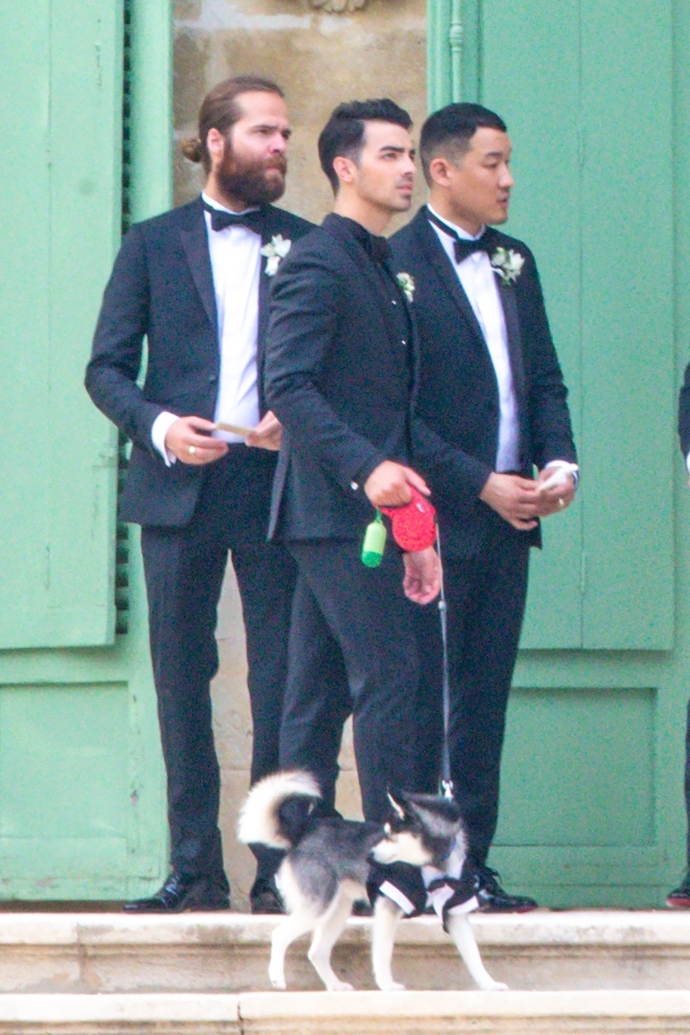 Members of Joe Jonas' family prepared at the Château de Tourreau in Sarrians before leaving for the wedding party