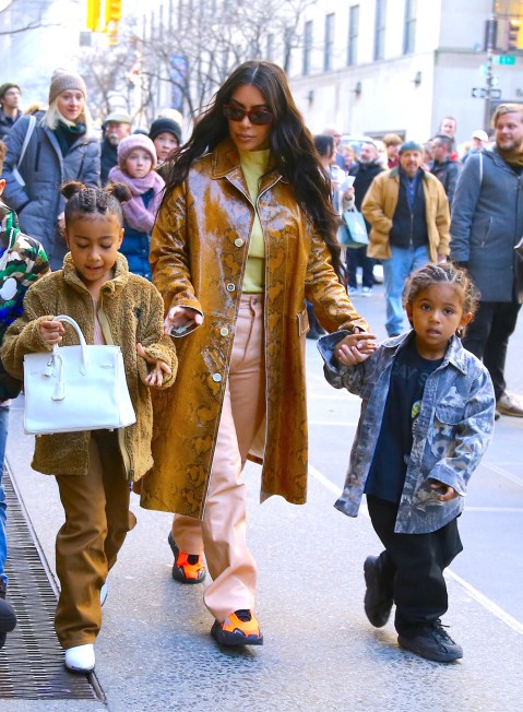 Kardashian Jenner Moms & Their Kids: Pics Of Kylie, Stormi & More ...