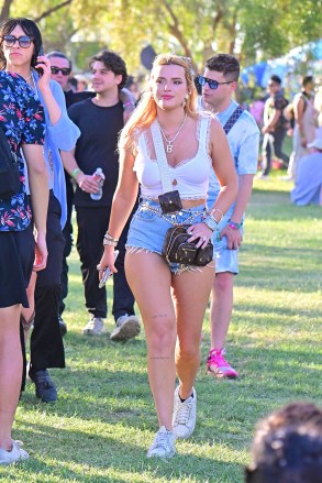 EXCLUSIVE: Bella Thorne out at Coachella. 15 Apr 2022 Pictured: Bella Thorne. Photo credit: Snorlax / MEGA TheMegaAgency.com +1 888 505 6342 (Mega Agency TagID: MEGA848645_009.jpg) [Photo via Mega Agency]