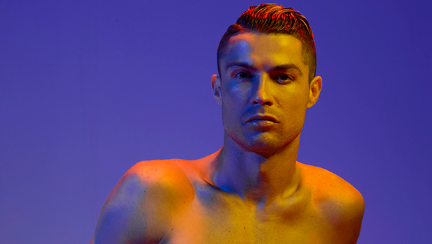 Cristiano Ronaldo S Underwear Campaign Flaunts Six Pack In Hot Pics Hollywood Life