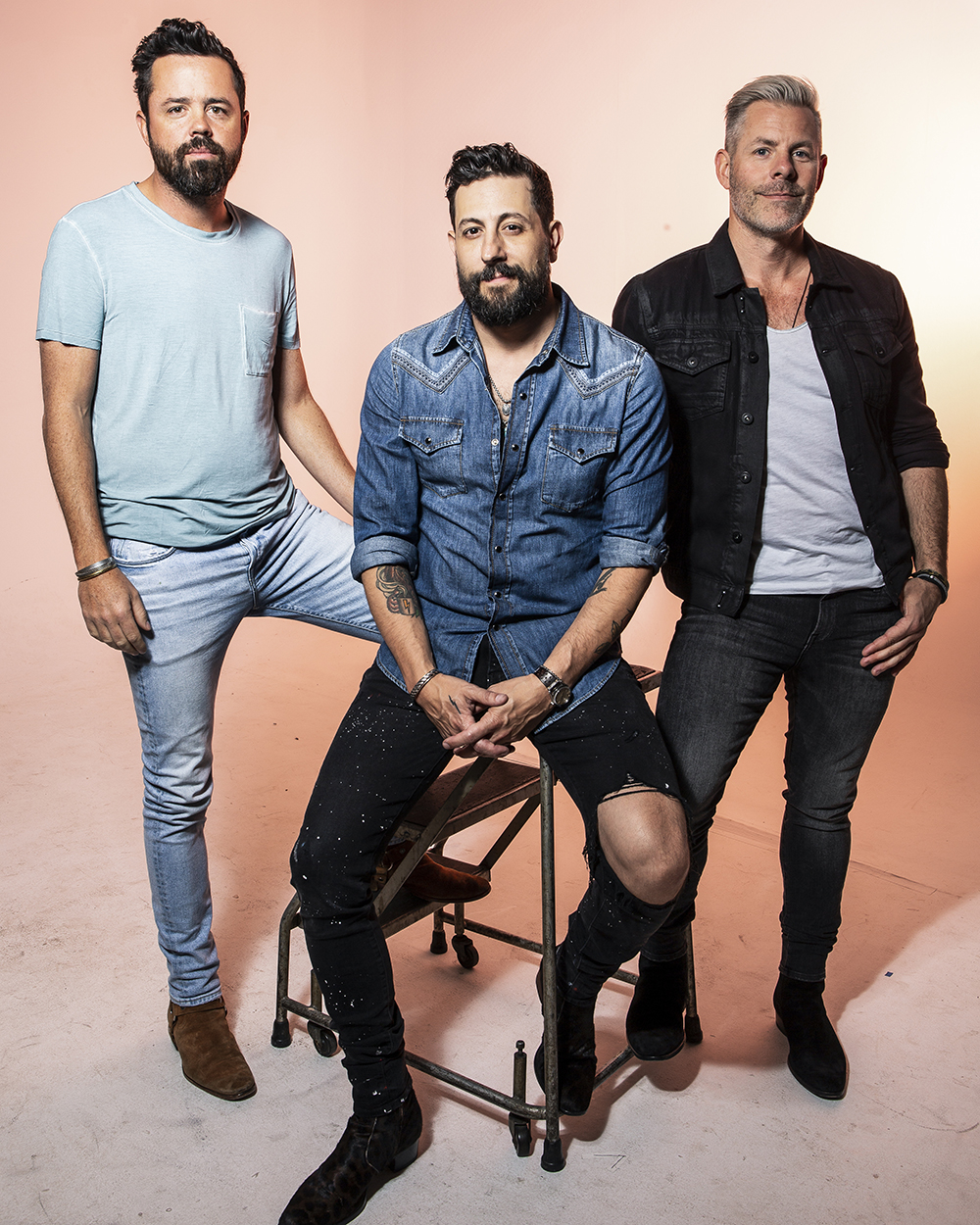 Old Dominion stops by HollywoodLife to talk about their single 'One Man Band' and 'Make It Sweet' tour