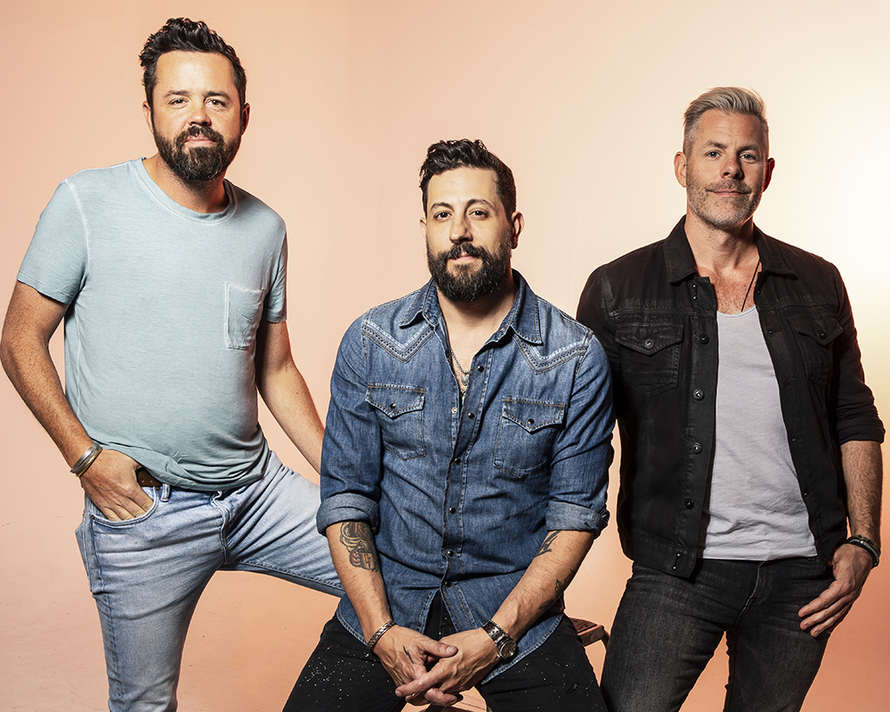 Old Dominion stops by HollywoodLife to talk about their single 'One Man Band' and 'Make It Sweet' tour