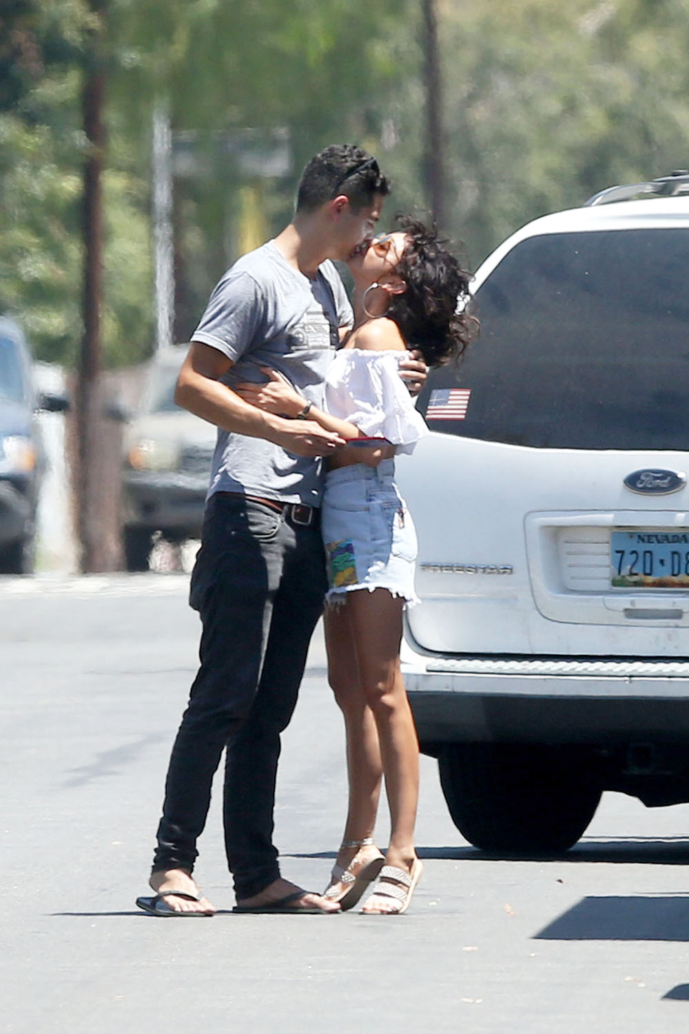 The long Drive home Wells Adams and Sarah Hyland dive into each other upon Wells arrival to Sarah Hylands home in Los Angeles