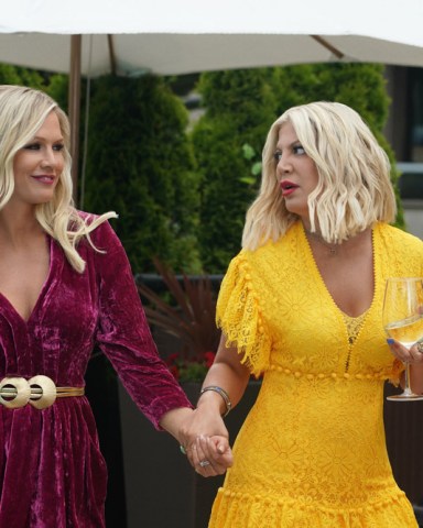 BH90210: L-R: Jennie Garth and Tori Spelling in the BH90210 "Reunion" series premiere episode airing Wednesday, Aug. 7 (9:00-10:00 PM ET/PT) on FOX. ©2019 Fox Media LLC Cr: Shane Harvey/FOX