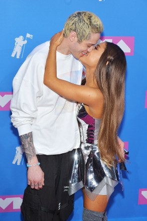 Pete Davidson dan Ariana Grande MTV Video Music Awards, Arrivals, New York, AS - 20 Agustus 2018