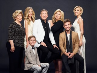 CHRISLEY KNOWS BEST -- Season:4 -- Pictured: (l-r) Faye Chrisley, Lindsie Chrisley Campbell, Grayson Chrisley, Todd Chrisley, Julie Chrisley, Chase Chrisley, Savannah Chrisley -- (Photo by: Tommy Garcia/USA Network)