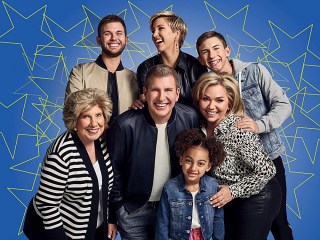 CHRISLEY KNOWS BEST -- Season:8 -- Pictured: (l-r) Faye Chrisley, Chase Chrisley, Todd Chrisley, Savannah Chrisley, Chloe Chrisley, Julie Chrisley,  Grayson Chrisley -- (Photo by: Tommy Garcia/USA Network)