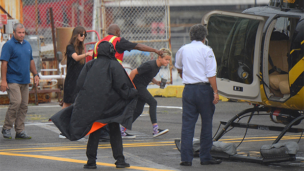 Dakota Johnson & Chris Martin’s Son Ride Helicopter: See New Moses Pic ...