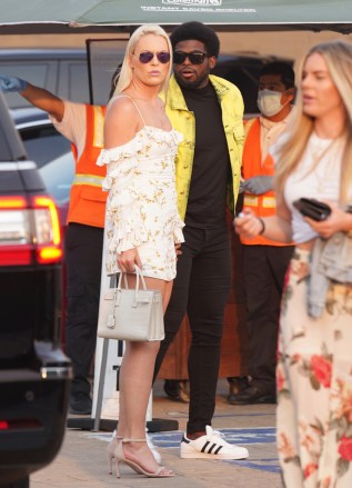 Malibu, CA  - Lindsey vonn puts on leggy display while her and her husband arrive at nobu for dinnerPictured: Lindsey Vonn, P. K. SubbanBACKGRID USA 21 AUGUST 2020 BYLINE MUST READ: ShotbyJuliann / BACKGRIDUSA: +1 310 798 9111 / usasales@backgrid.comUK: +44 208 344 2007 / uksales@backgrid.com*UK Clients - Pictures Containing ChildrenPlease Pixelate Face Prior To Publication*