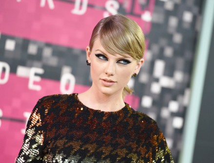 Taylor Swift arrives at the MTV Video Music Awards at the Microsoft Theater, in Los Angeles
2015 MTV Video Music Awards - Arrivals, Los Angeles, USA - 30 Aug 2015
