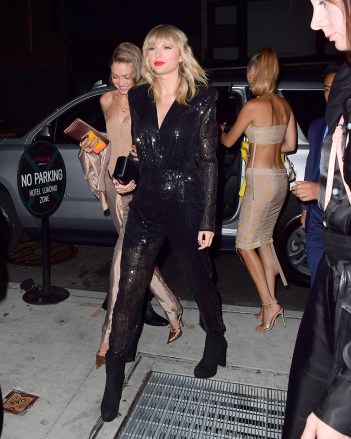 Taylor Swift Reunites the Girl Squad as she Arrives to VMA After Party with Gigi and Bella Hadid

Pictured: Taylor Swift,Gigi Hadid,Bella Hadid
Ref: SPL5111048 270819 NON-EXCLUSIVE
Picture by: DIGGZY / SplashNews.com

Splash News and Pictures
Los Angeles: 310-821-2666
New York: 212-619-2666
London: 0207 644 7656
Milan: +39 02 56567623
photodesk@splashnews.com

World Rights, No Portugal Rights
