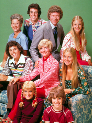 ‘The Brady Bunch’ Cast Transformations: Then & Now Pics – Hollywood Life