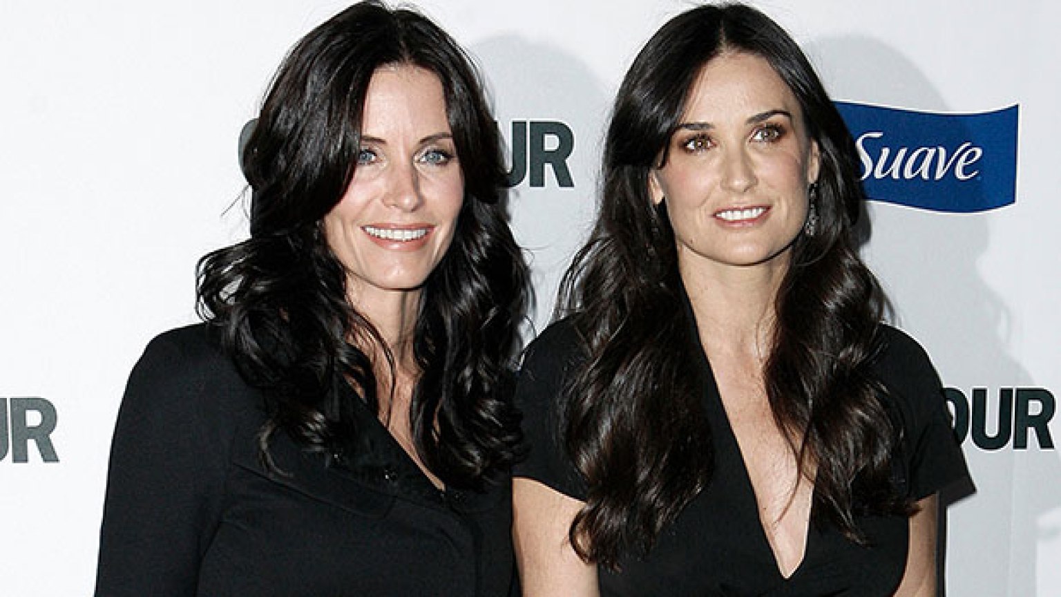 Demi Moore & Courteney Cox LookAlike Photo See Twinning Pic