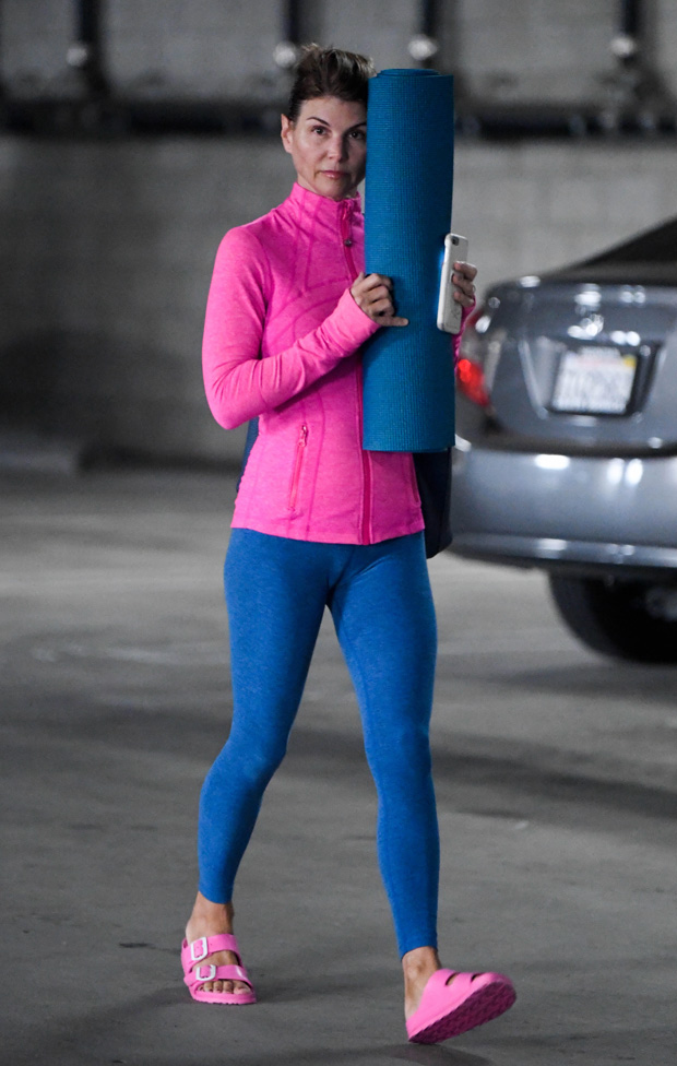 EXCLUSIVE: Lori Loughlin leaves a yoga class. 07 Sep 2019 Pictured: Lori Loughlin. Photo credit: Rachpoot/ MEGA TheMegaAgency.com +1 888 505 6342