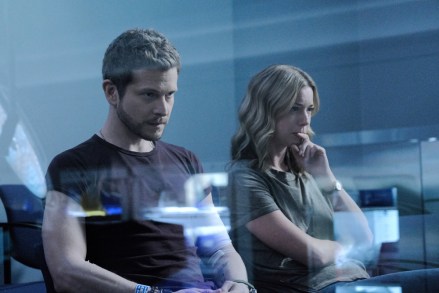 THE RESIDENT:  L-R:  Matt Czuchry and Emily VanCamp in the "From the Ashes" season premiere episode of THE RESIDENT airing Tuesday, Sept. 24 (8:00-9:00 PM ET/PT) on FOX. ©2019 Fox Media LLC Cr: Guy D'Alema/FOX