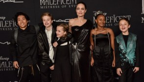 Angelina Jolie, Max Jolie-Pitt, Zahara Jolie-Pitt, Shiloh Jolie-Pitt, Knox Jolie-Pitt, Vivienne Jolie-Pitt