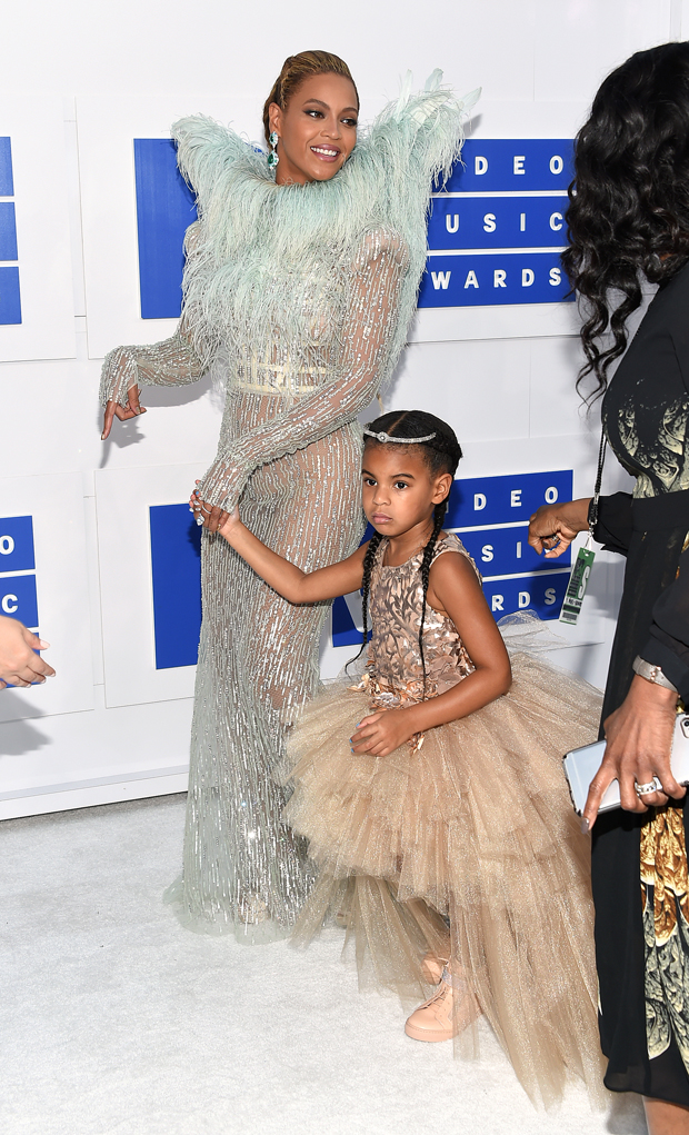 Blue Ivy And Beyonce S Cutest Photos Together Award Shows And More
