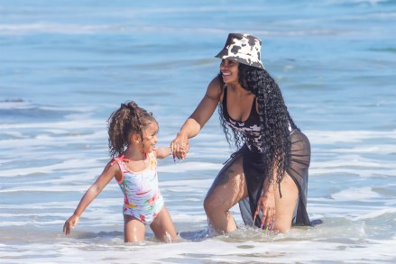 Malibu,   - *EXCLUSIVE*  - Blac Chyna enjoys a beach day with her daughter Dream in Malibu amid news she has landed a new role in 
