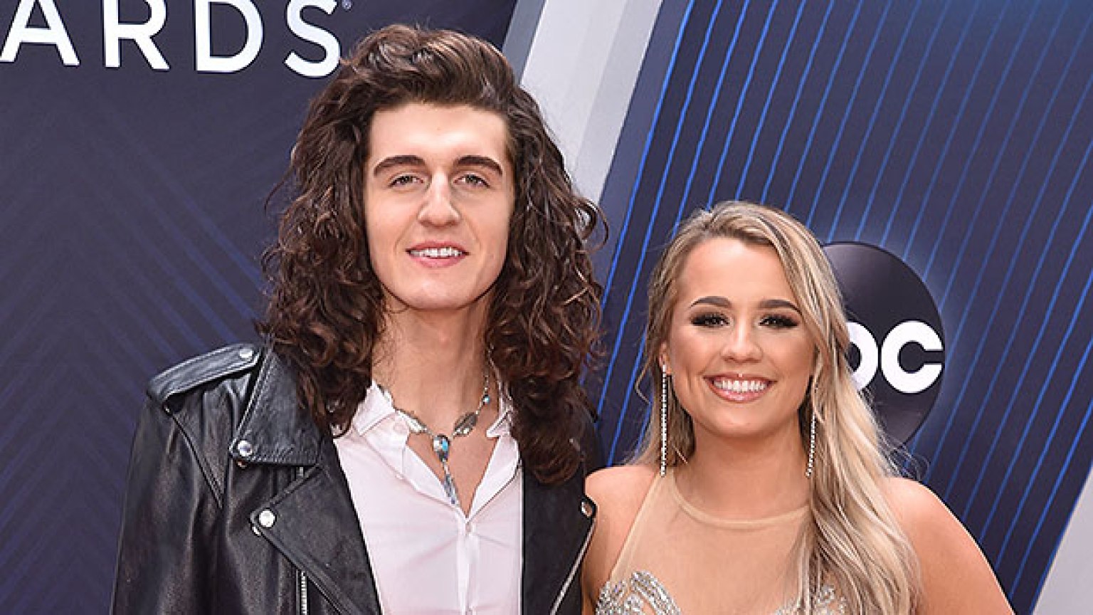 Cade Foehner And Gabby Barrett Married See Gorgeous Wedding Dress Pic Hollywood Life