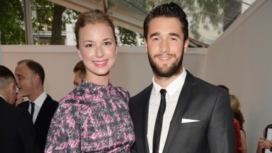 emily vancamp josh bowman eight year anniversary pic