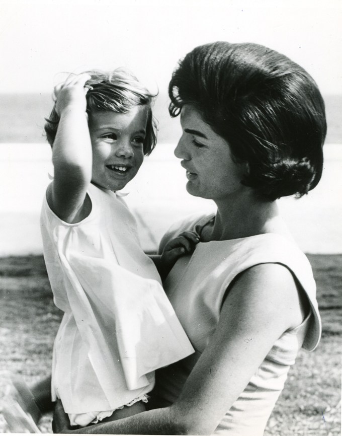 Jackie & Caroline In 1960