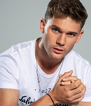 Jeremy Irvine