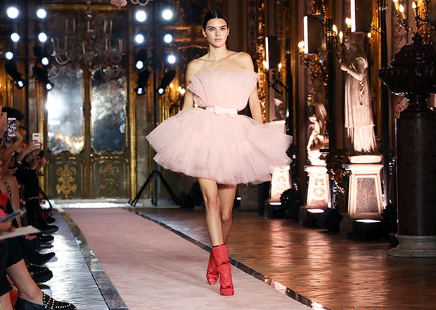 Kendall Jenner Wows In Pink Dress On Giambattista Valli Runway Hollywood Life