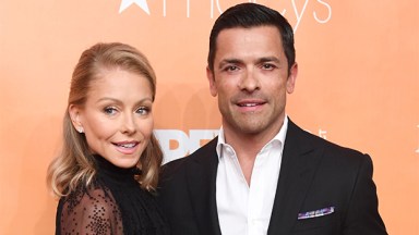 Mark Consuelos Kelly Ripa Birthday Gift Flowers Pic