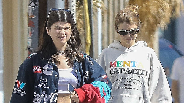 Lori Loughlin S Daughters Olivia Isabella Shopping Amid Scandal Hollywood Life