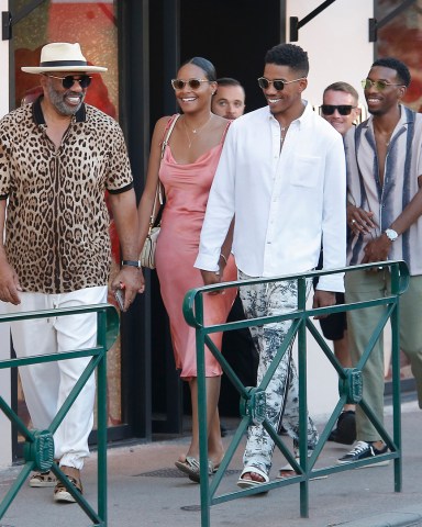 Steve Harvey Wynton Harvey Taylor Gordon strolling down in Saint Tropez. 11 Aug 2019 Pictured: Steve Harvey Wynton Harvey Taylor Gordon. Photo credit: Spread Pictures / MEGA TheMegaAgency.com +1 888 505 6342 (Mega Agency TagID: MEGA481629_035.jpg) [Photo via Mega Agency]