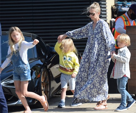 Kayte Walsh and Kids with Kelsey GrammerKelsey Grammer and Family out and about, Los Angeles, California, USA - 15 May 2021