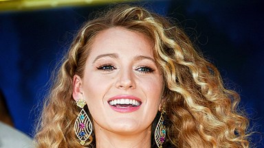 blake lively broken arm