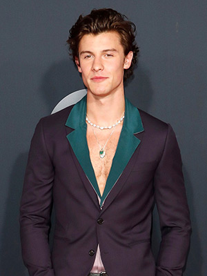 Hottest Hunks of 2019 Celebrity Photos – Hollywood Life