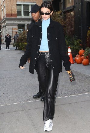 Kendall Jenner
Kendall Jenner out and about, New York, USA  - 12 Dec 2019
Wearing Loewe, Trousers
