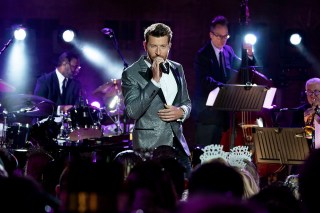 NBC'S NEW YEAR'S EVE -- Pictured: Brett Eldredge performs during NBC's New Year's Eve 2020 -- (Photo by: Virginia Sherwood/NBC)