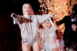 NBC'S NEW YEAR'S EVE -- Pictured: Gwen Stefani performs during NBC's New Year's Eve 2020 -- (Photo by: Virginia Sherwood/NBC)